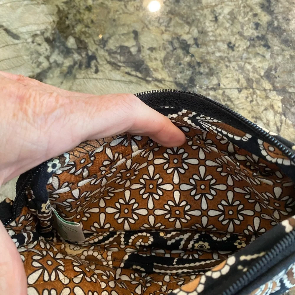 Vera Bradley Black Paisley wristlet EUC - Picture 5 of 7